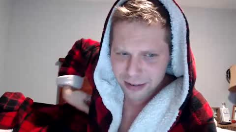 Snapshot of lancehardin chatting on February 17, 12:32 am Lance online show from February 17, 12:32 am