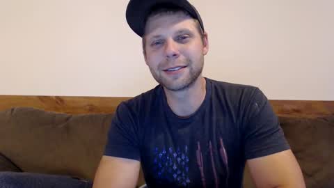 Snapshot of lancehardin chatting on October 12, 11:32 pm Lance online show from October 12, 11:32 pm