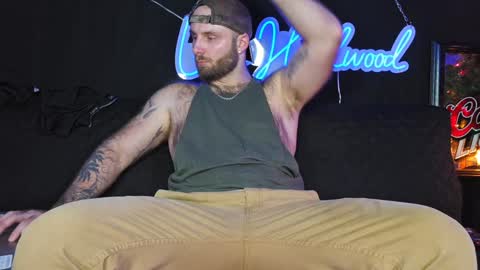 Snapshot of lancehardwood222 chatting on December 13, 1:26 am LANCE online show from December 13, 1:26 am