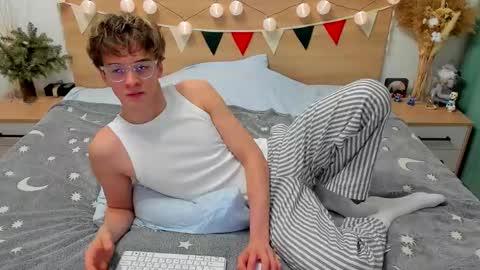 Fandi online show from January 21, 2:44 pm