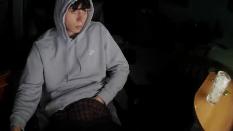 larrymcberran2 online show from December 3, 7:47 am