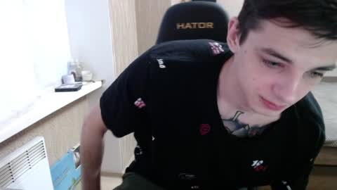 Snapshot of last_kenny chatting on December 5, 1:28 pm Kenny online show from December 5, 1:28 pm