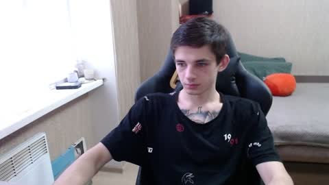 Snapshot of last_kenny chatting on December 12, 12:44 pm Kenny online show from December 12, 12:44 pm