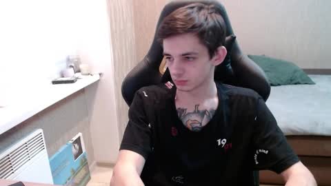 Snapshot of last_kenny chatting on December 18, 1:56 pm Kenny online show from December 18, 1:56 pm