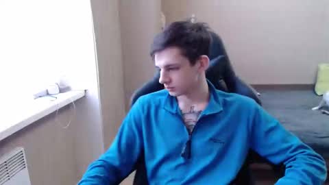 Snapshot of last_kenny chatting on February 18, 1:44 pm Kenny online show from February 18, 1:44 pm