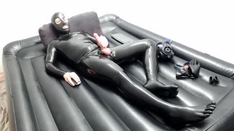 Latexboy93 online show from October 22, 9:18 pm