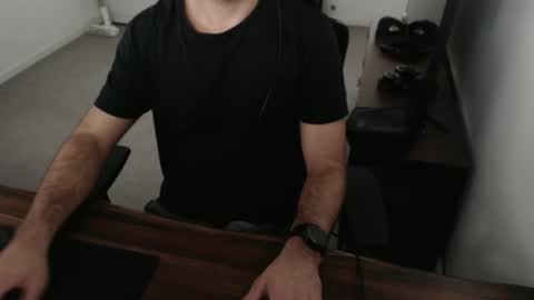 latexdave84 online show from October 4, 8:30 am