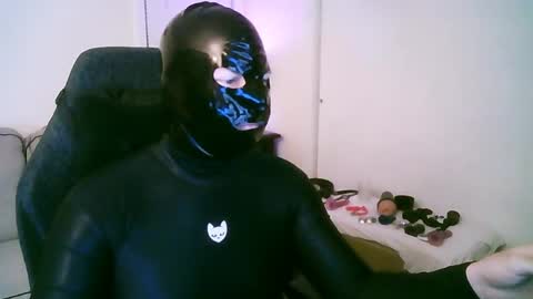 latexminheadroom online show from May 17, 1:25 am