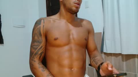 latinmarian online show from April 17, 7:22 am