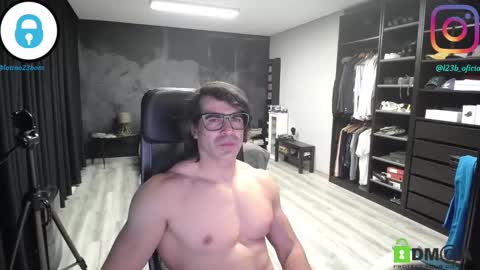 sam online show from March 24, 8:57 pm