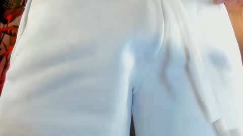 latino_boysmiles online show from March 8, 8:13 pm