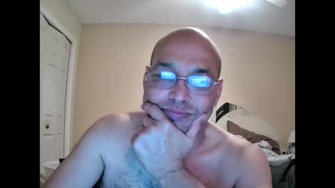 Snapshot of latinoinfla chatting on February 4, 2:17 am latinoinfla online show from February 4, 2:17 am