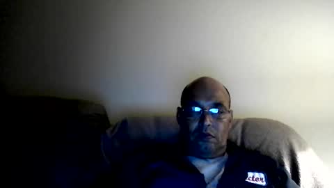 Snapshot of latinoinfla chatting on September 18, 1:29 am latinoinfla online show from September 18, 1:29 am