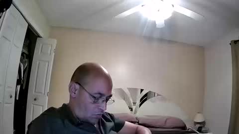 Snapshot of latinoinfla chatting on October 15, 1:57 am latinoinfla online show from October 15, 1:57 am