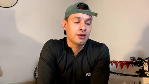 latinweekend online show from February 16, 8:29 pm