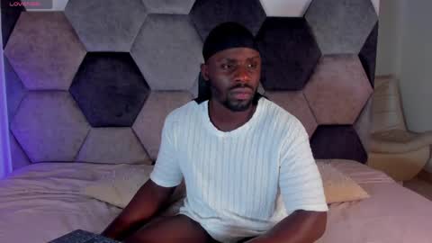 LEANDRO online show from April 19, 3:39 am