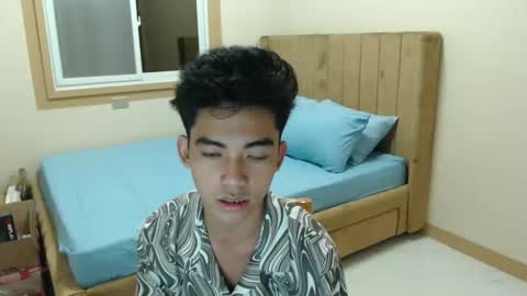 laurence_cuttieguyhere online show from March 29, 6:41 pm