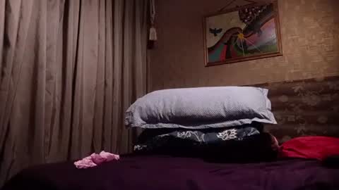 laydayy online show from April 4, 1:35 am