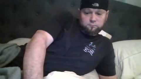 Snapshot of layinlow42 chatting on December 9, 6:08 pm layinlow42 online show from December 9, 6:08 pm