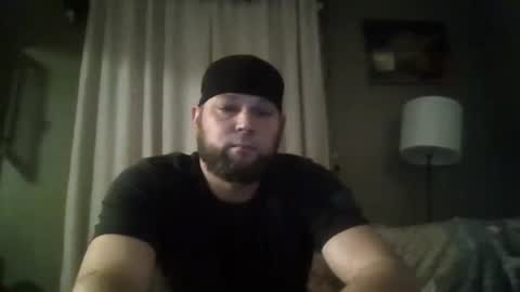 Snapshot of layinlow42 chatting on January 1, 12:11 am layinlow42 online show from January 1, 12:11 am