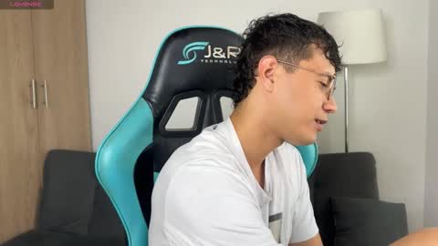 leaneseb online show from March 8, 6:56 pm