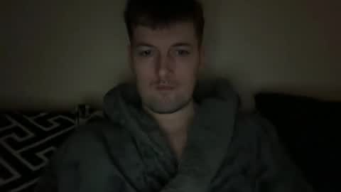 leedslad35 online show from December 16, 1:31 am