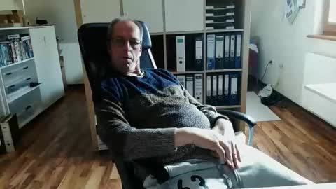 Dave online show from May 12, 3:31 pm