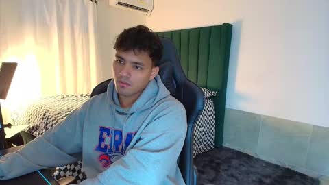  Lei  online show from December 22, 9:34 pm