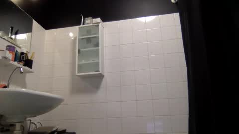 Armando online show from October 24, 6:53 pm