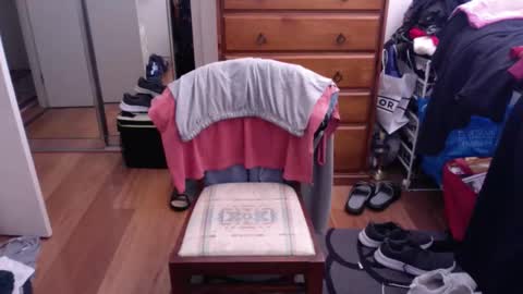 Pussylicker online show from September 19, 2:56 am