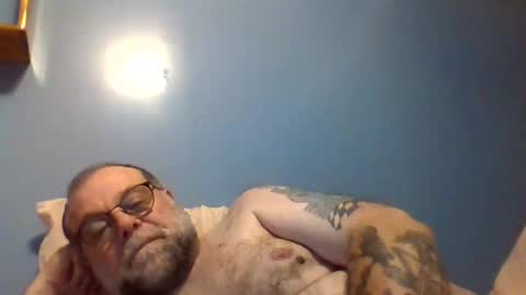 leo71313 online show from October 28, 11:40 pm