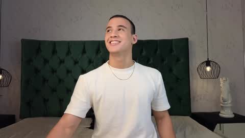 Snapshot of leo_delvey chatting on January 8, 3:40 am leo online show from January 8, 3:40 am