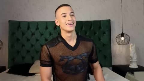 Snapshot of leo_delvey chatting on March 2, 9:30 pm leo online show from March 2, 9:30 pm