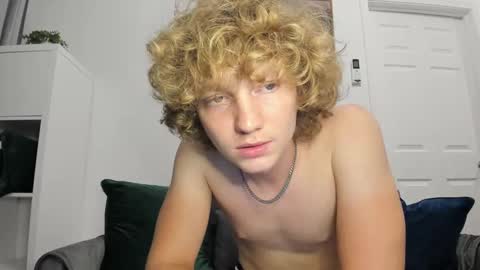 leo wildd online show from September 22, 7:52 am