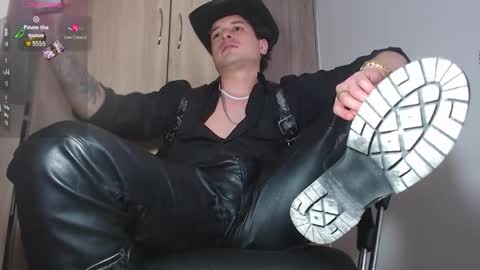 Snapshot of leonal_oconer chatting on October 10, 8:13 pm iam leonal online show from October 10, 8:13 pm