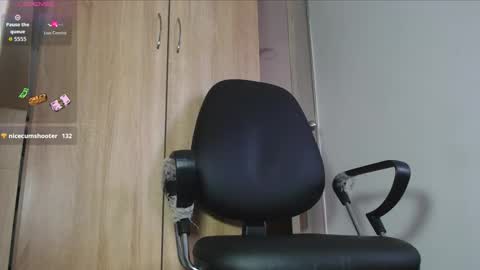 iam leonal online show from December 13, 8:15 pm