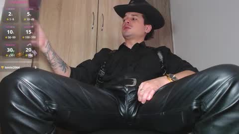 Snapshot of leonal_oconer chatting on October 17, 7:40 pm iam leonal online show from October 17, 7:40 pm