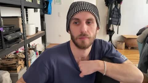 Leon online show from February 17, 2:59 pm