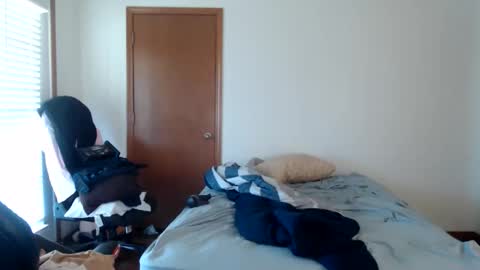 leroy_lew online show from May 31, 9:27 pm