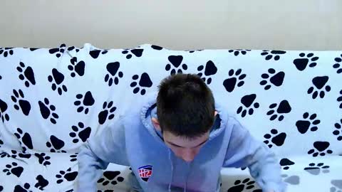 lester_broo online show from March 27, 8:43 pm