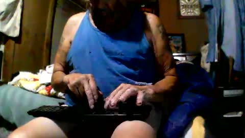 Snapshot of letsdoit69n chatting on October 19, 7:11 am letsdoit69n online show from October 19, 7:11 am