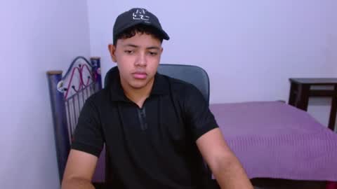 Snapshot of levii_7 chatting on October 5, 10:36 pm      0600AM-1200PM - online show from October 5, 10:36 pm