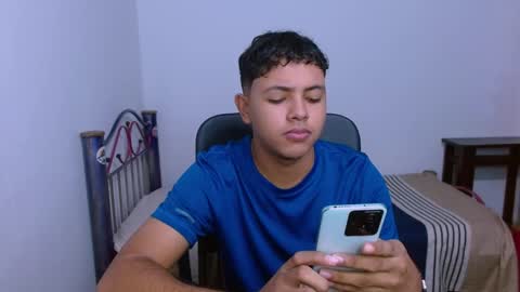 Snapshot of levii_7 chatting on September 21, 10:21 pm      0600AM-1200PM - online show from September 21, 10:21 pm