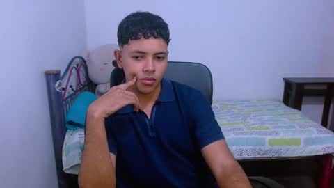 Snapshot of levii_7 chatting on October 10, 11:52 pm      0600AM-1200PM - online show from October 10, 11:52 pm