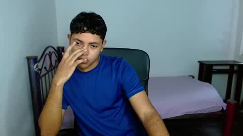 Snapshot of levii_7 chatting on September 16, 10:10 pm      0600AM-1200PM - online show from September 16, 10:10 pm