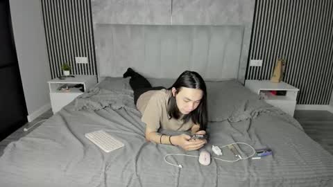 Snapshot of levilona chatting on October 16, 10:12 am Lona  Levi online show from October 16, 10:12 am