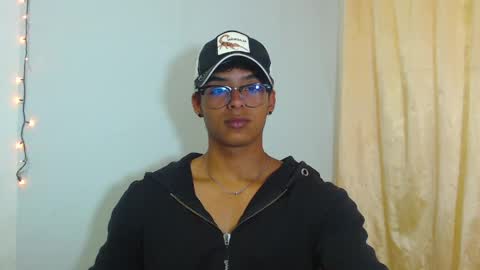 i  am lewis ly EDUARDO MEMDOZA15 online show from April 18, 5:36 pm