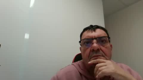 leyo1305 online show from December 19, 2:25 pm