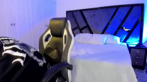 Liam Smith online show from November 29, 12:29 pm