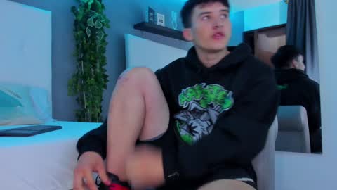 liam_conorr online show from January 6, 1:41 pm